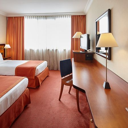 מלון Doubletree By Hilton Paris Bougival מראה חיצוני תמונה