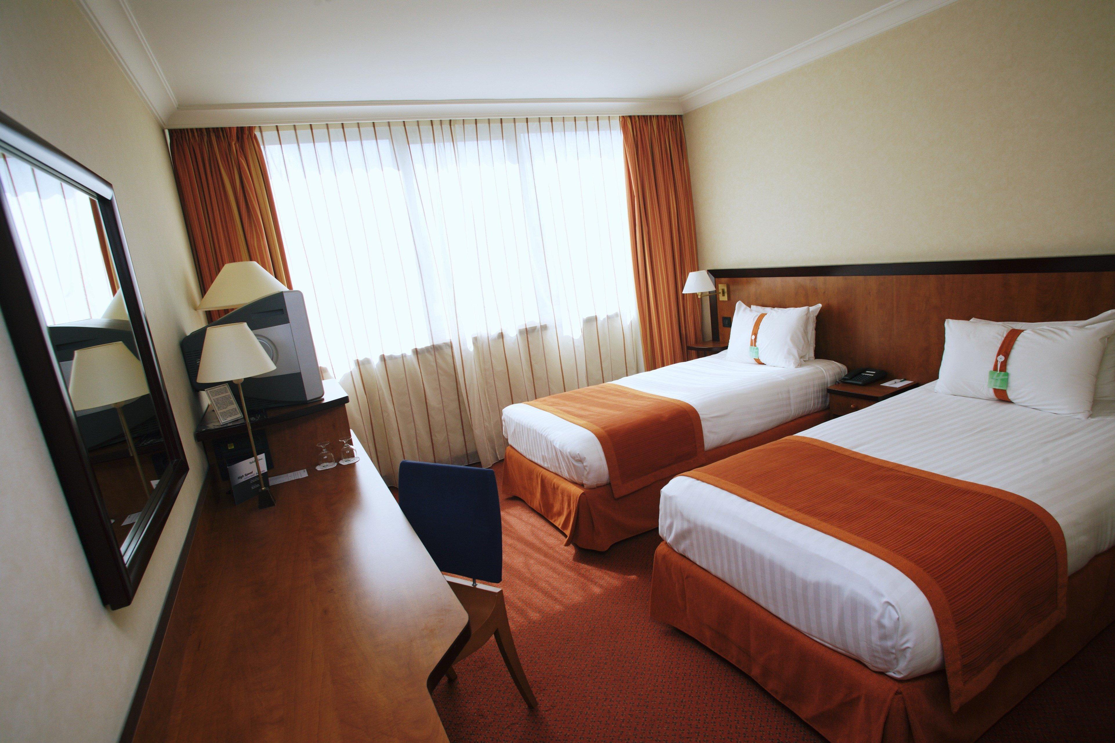 מלון Doubletree By Hilton Paris Bougival מראה חיצוני תמונה