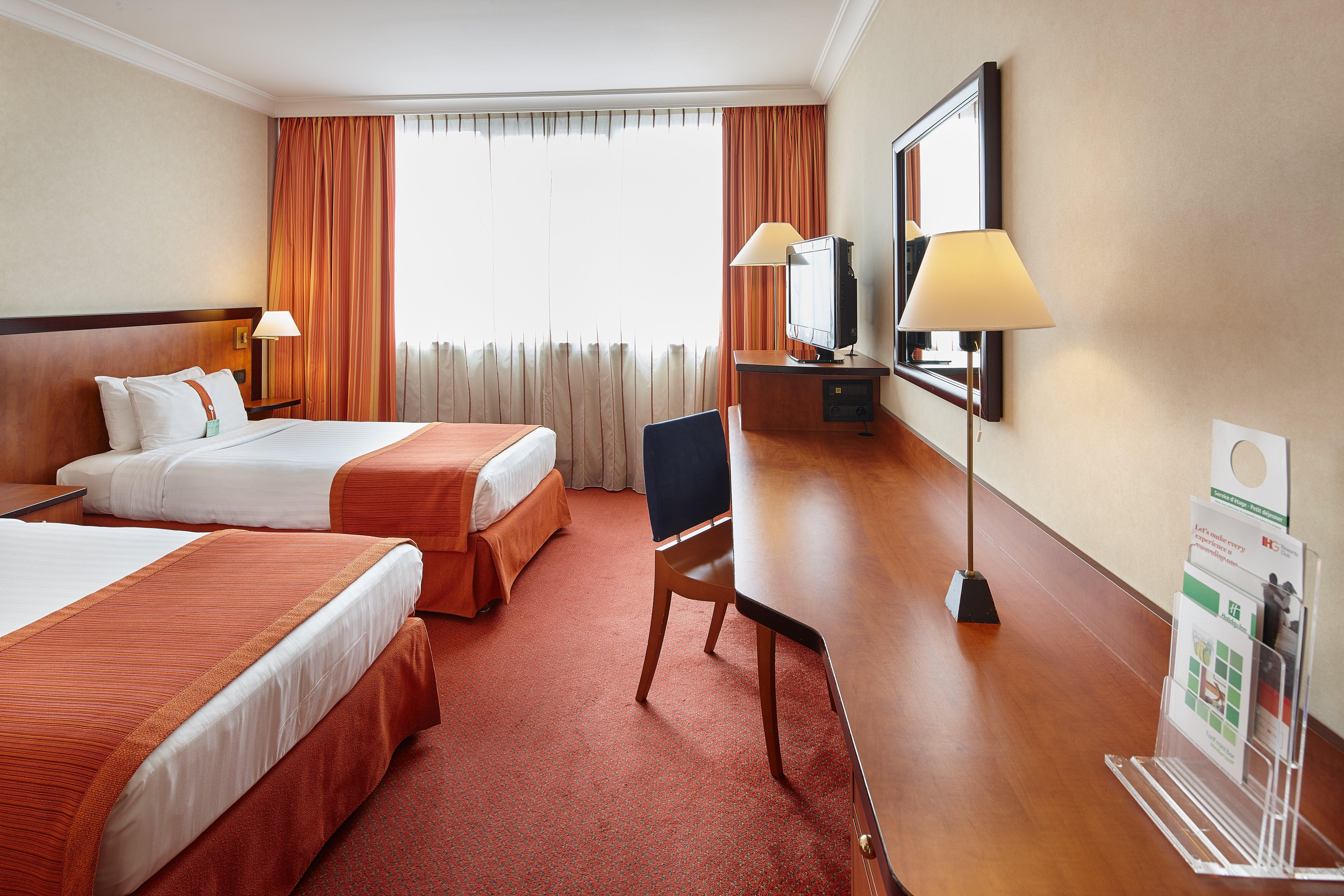 מלון Doubletree By Hilton Paris Bougival מראה חיצוני תמונה