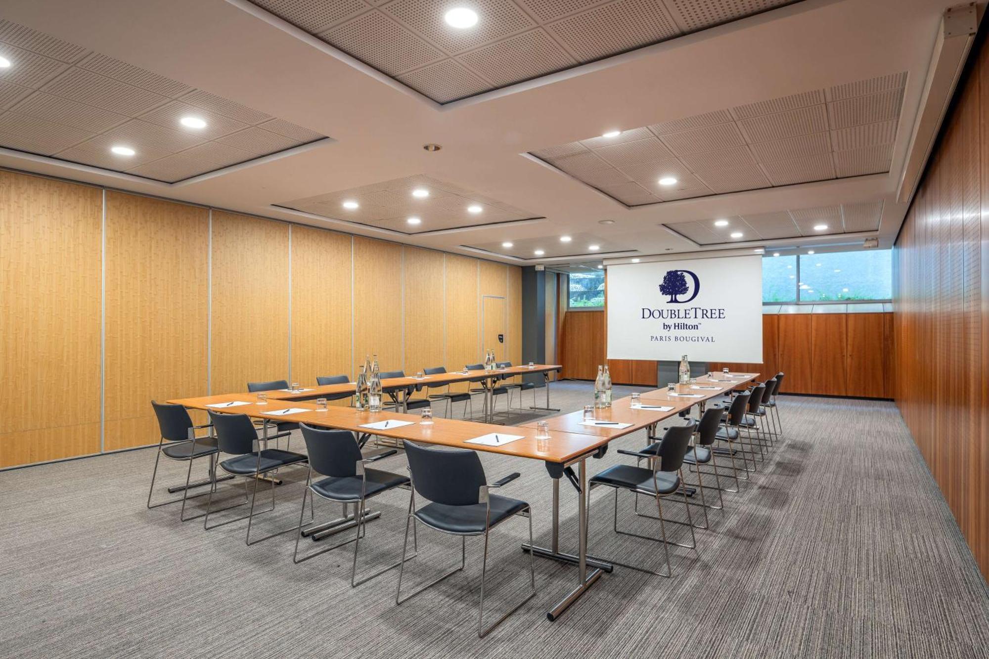 מלון Doubletree By Hilton Paris Bougival מראה חיצוני תמונה