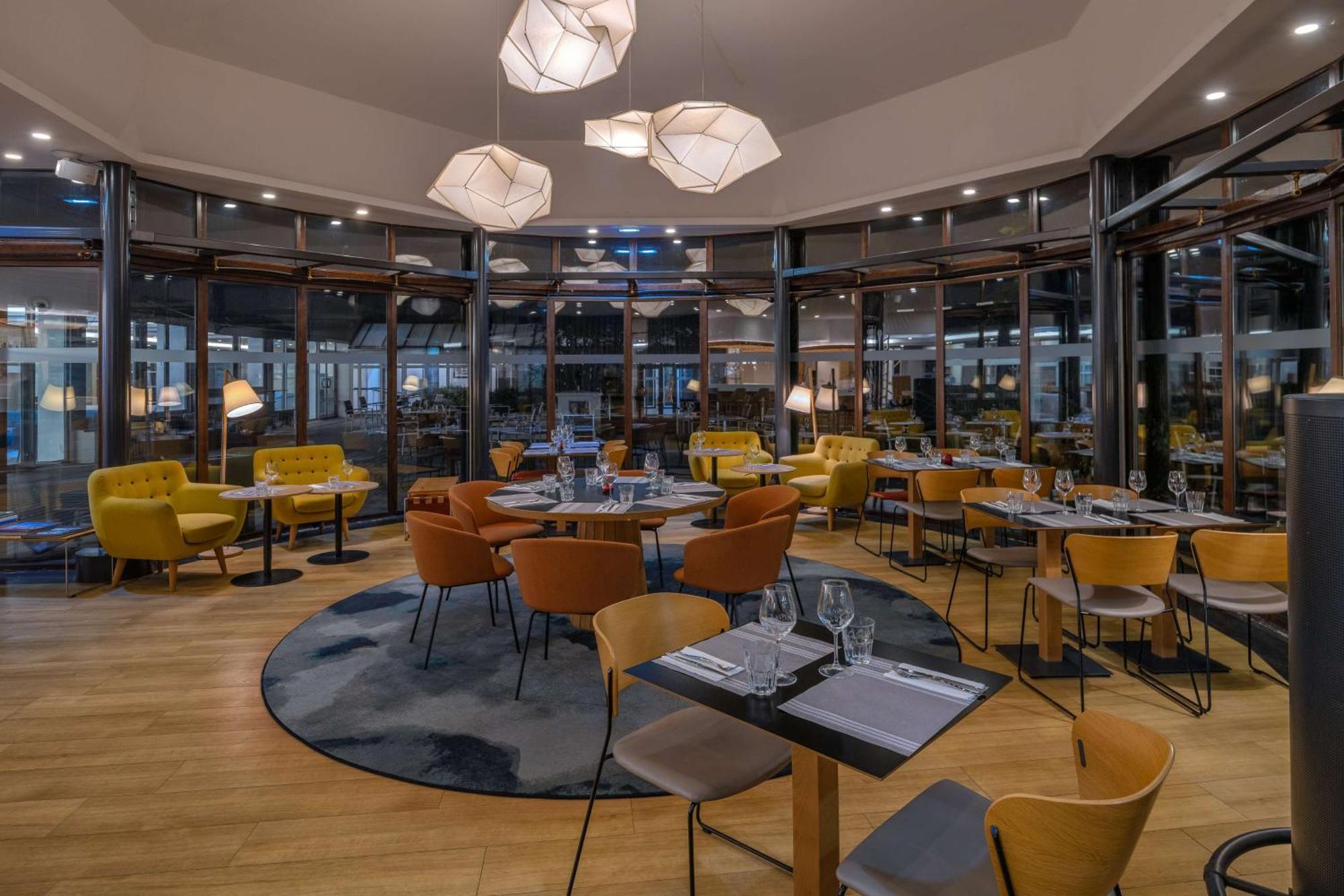 מלון Doubletree By Hilton Paris Bougival מראה חיצוני תמונה
