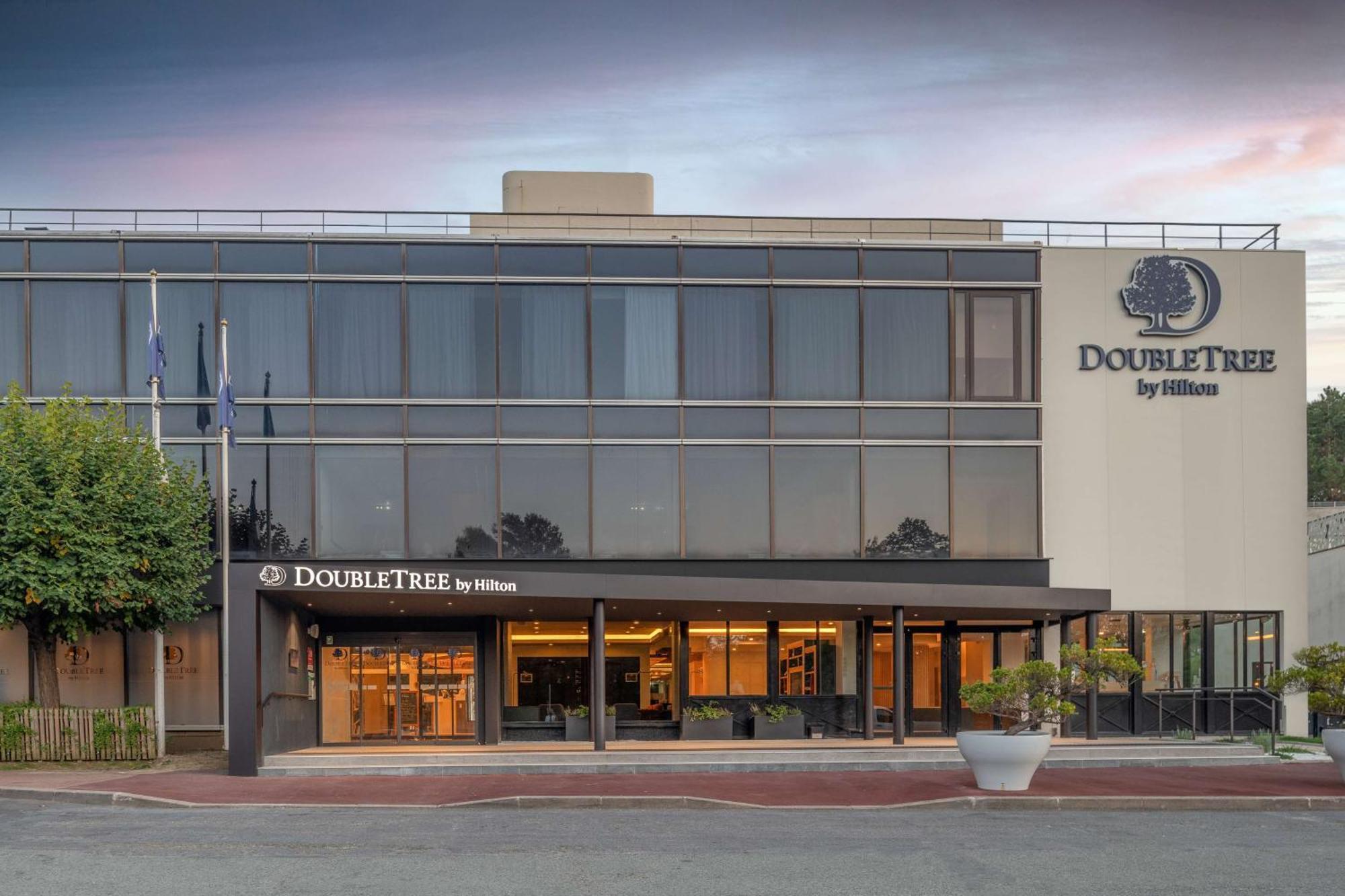 מלון Doubletree By Hilton Paris Bougival מראה חיצוני תמונה